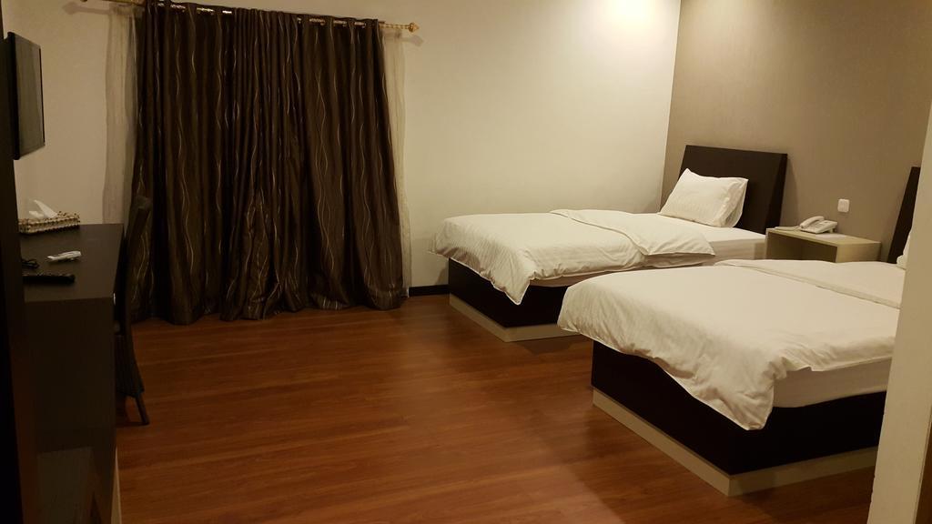 Kampoeng Nelayan Hotel Palu Zimmer foto