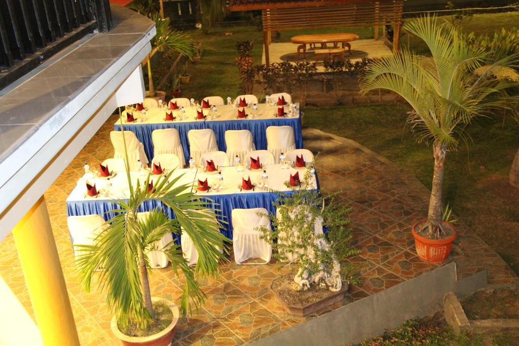 Kampoeng Nelayan Hotel Palu Exterior foto