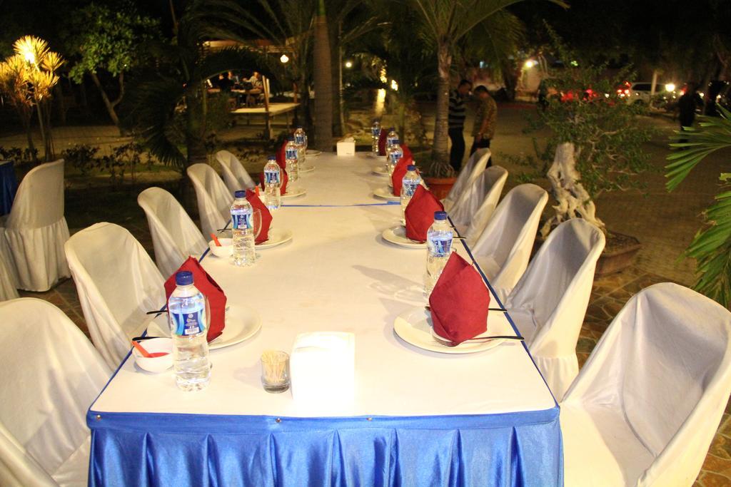 Kampoeng Nelayan Hotel Palu Exterior foto