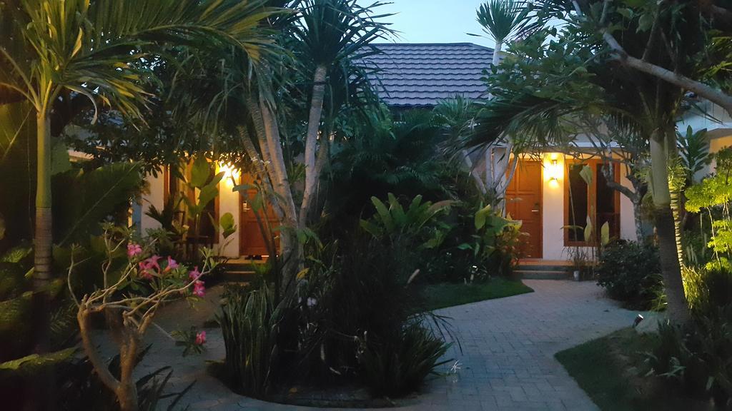 Kampoeng Nelayan Hotel Palu Exterior foto